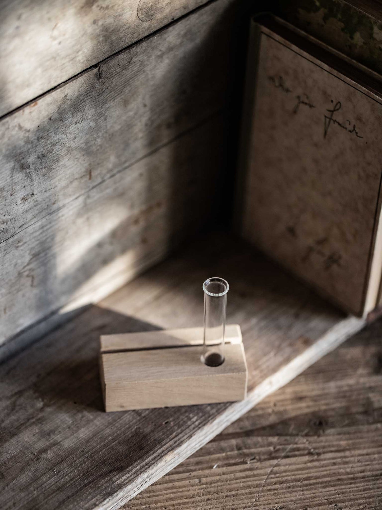 Kartenhalter mit Reagenzglas