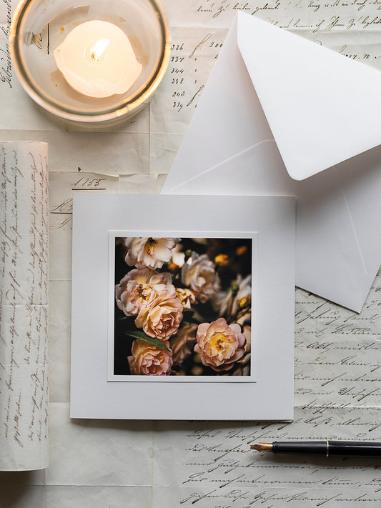 Trauerkarte mit Rosenmotiv in warmen gelb rosa Farben