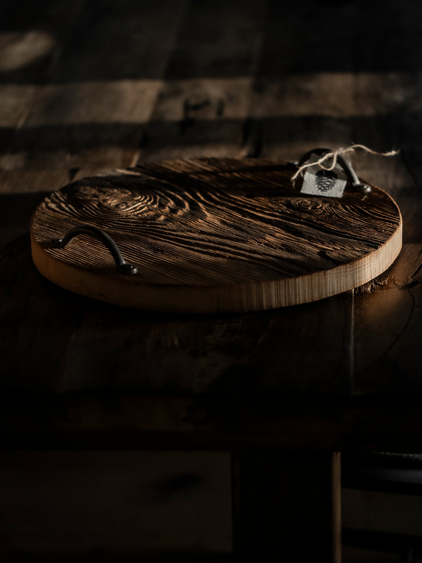 Rustikales Holztablett