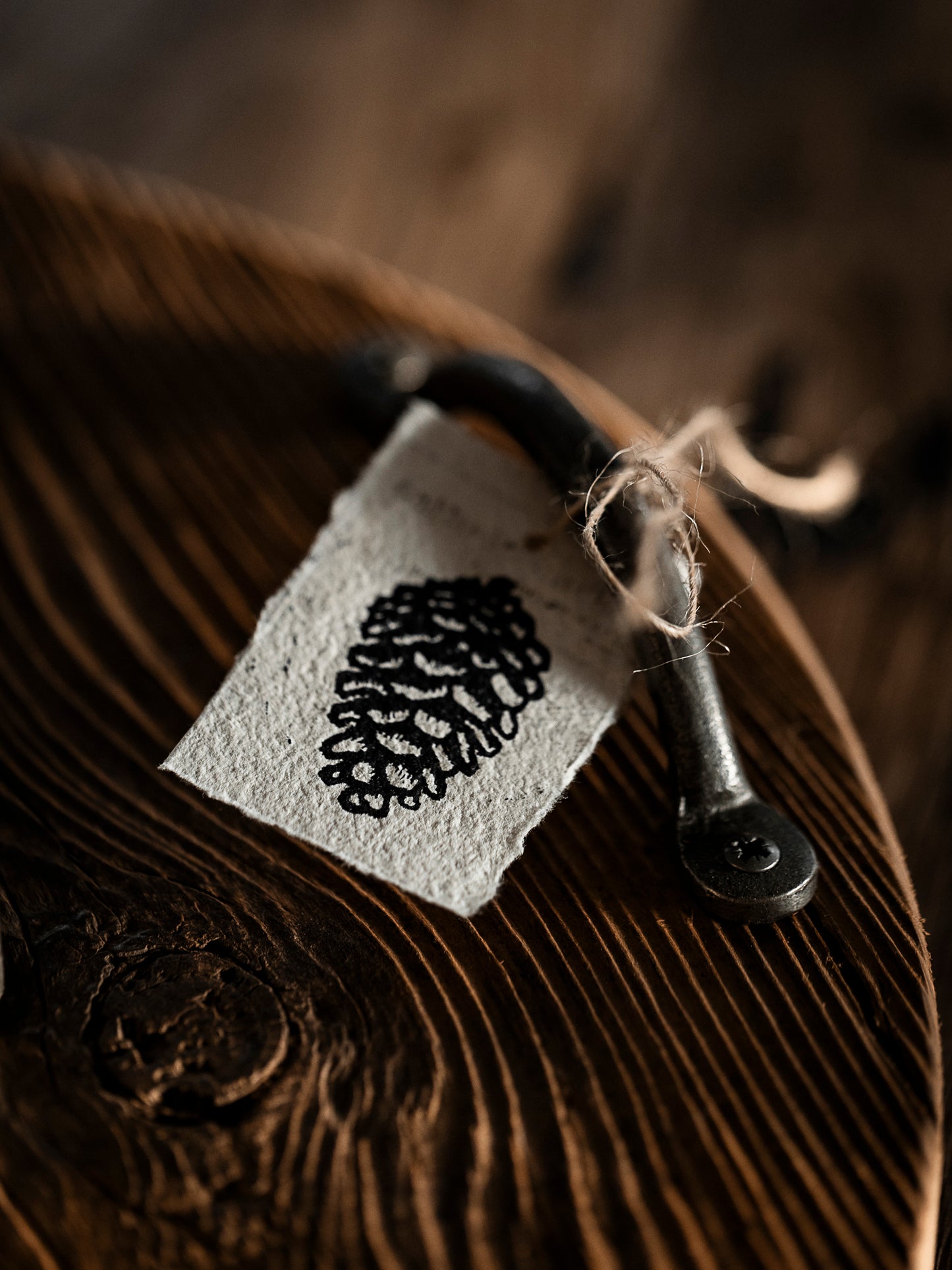 Rustikales Holztablett