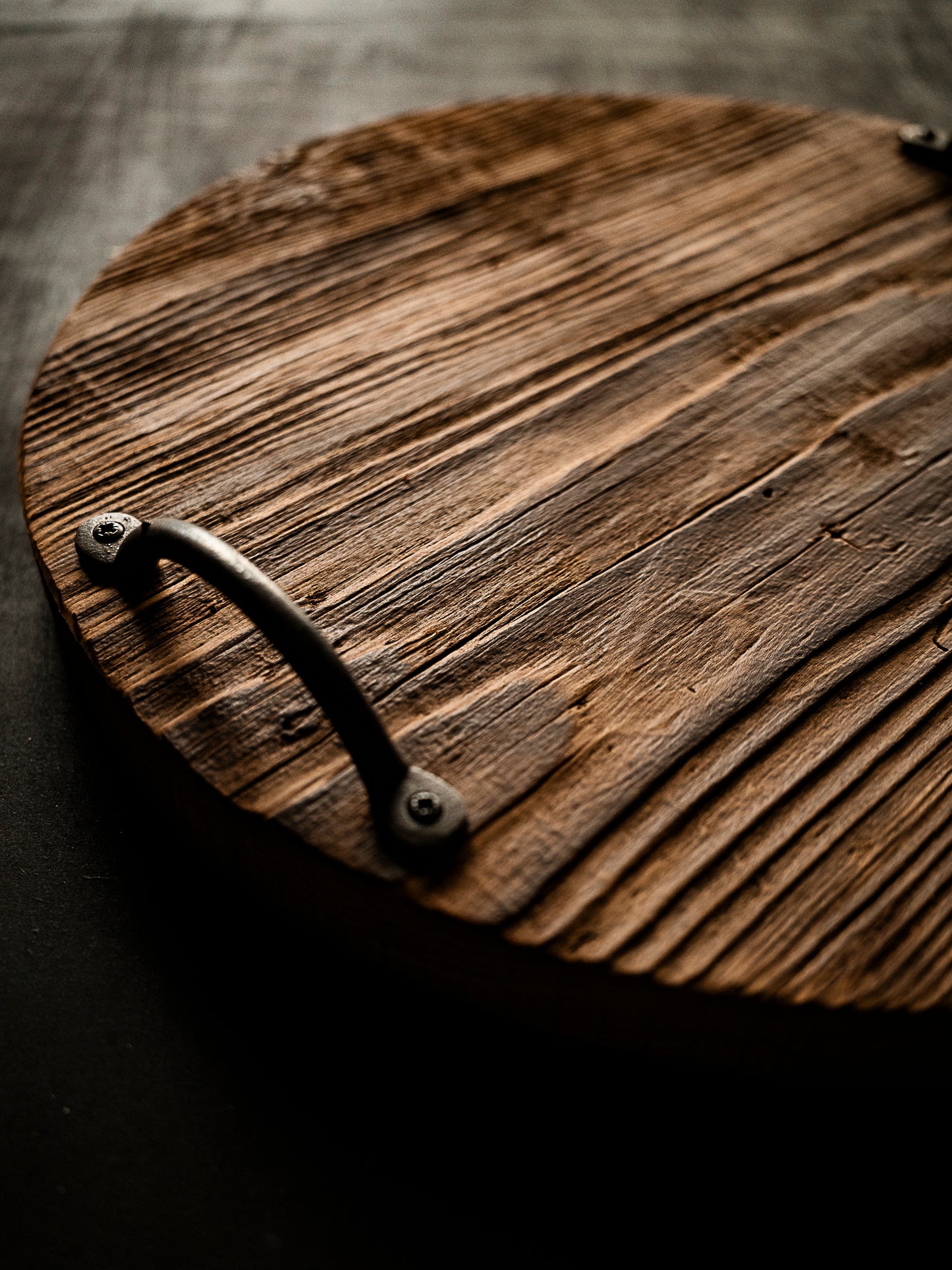 Rustikales Holztablett