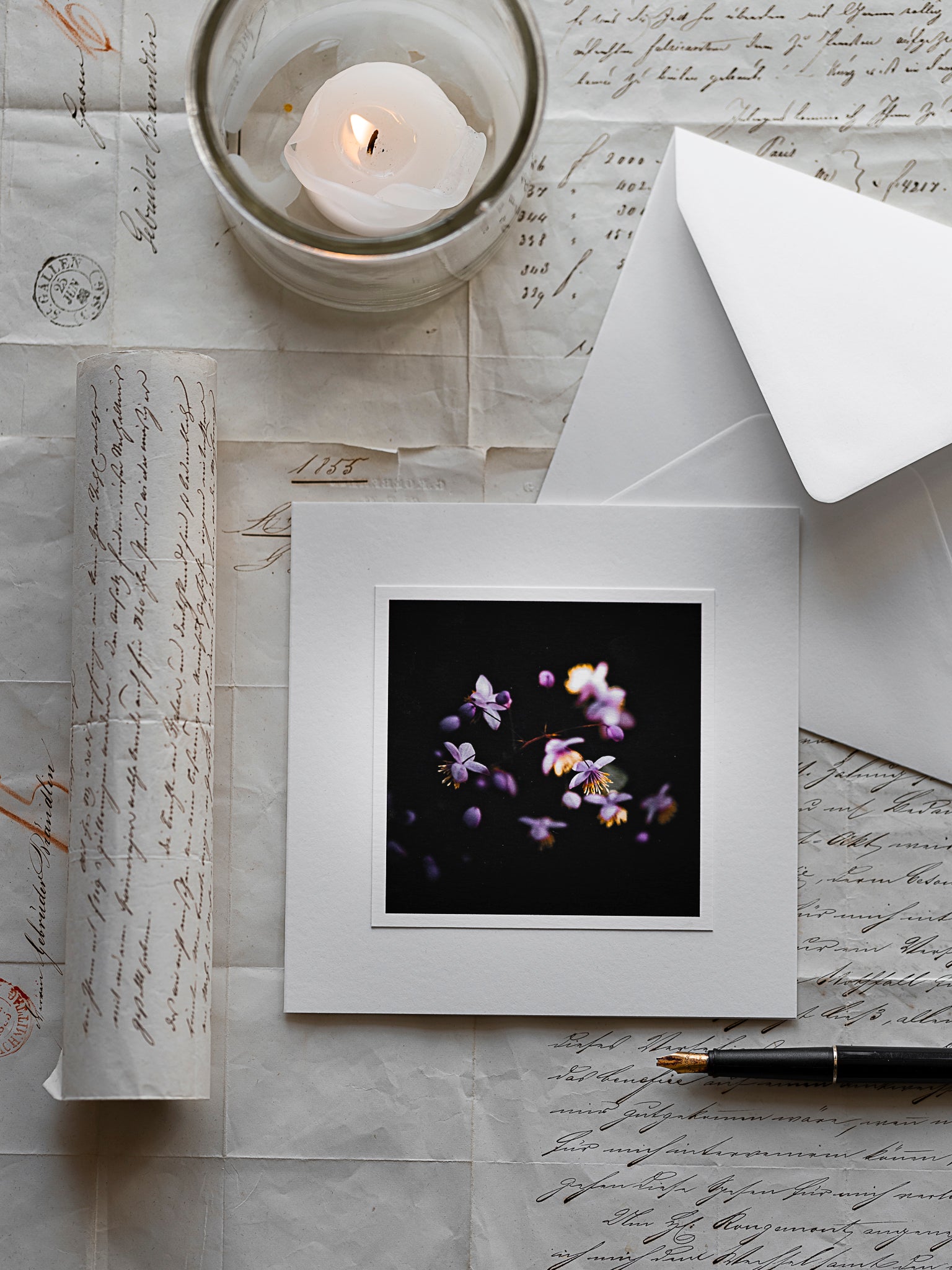 Trauerkarte Wiesenraute im Mondlicht - Kartenunikat Schweiz