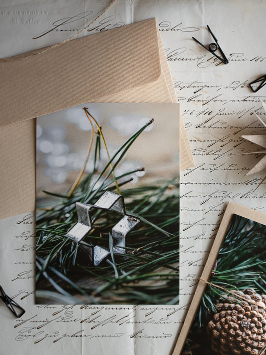 Postkarte Stern im Nadelgrün